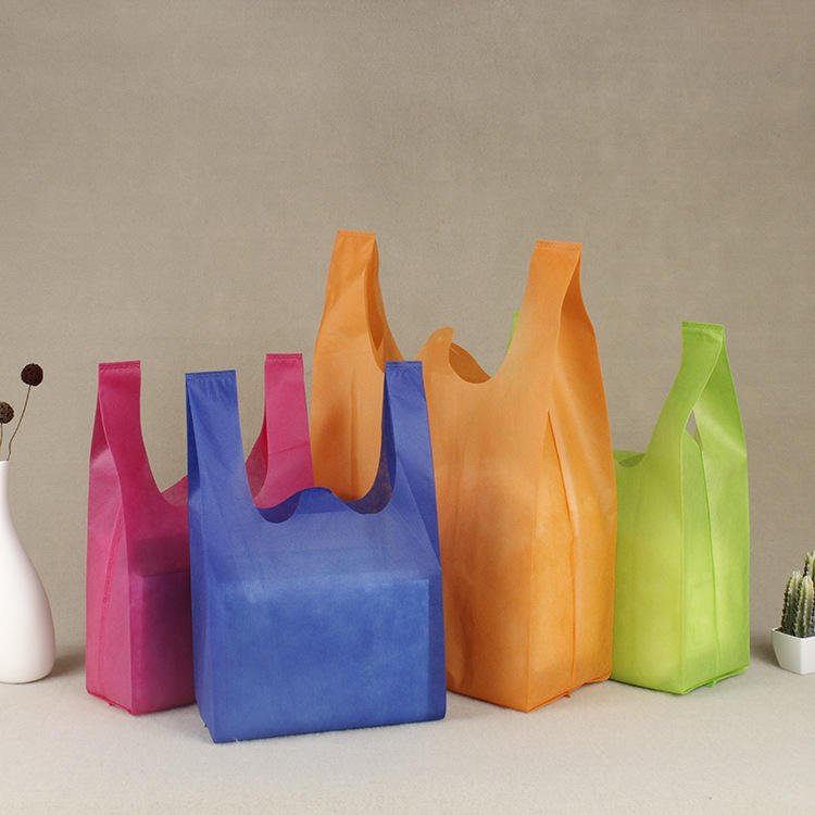 High Quality Wholesale Promotional Factory directly selling cheap price non-woven T-shirt bag for Shopping