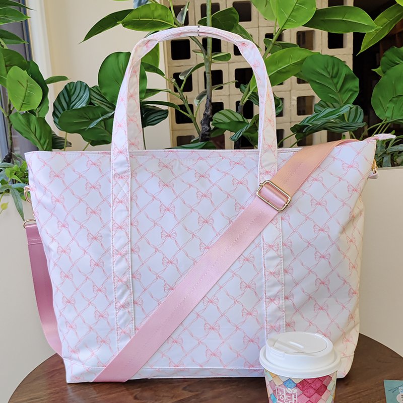 Hot Sale Floral Pink and Blue Handbags Travel Bag Zip Closure Shoulder Waterproof Nylon Shopping Bag with Zipper Women Tote Bag