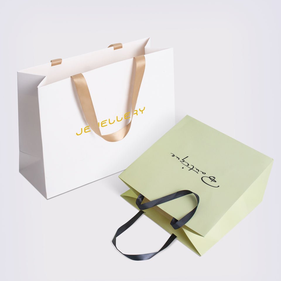 Wenzhou Manufacturer Brand Designer Custom Shopping Bags Gift Cardboard Paper Bags