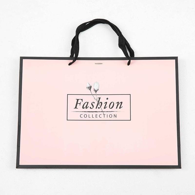 Wholesale Fashion Custom Boutique Clothes Shopping Gift Packaging Coated Paper Bag