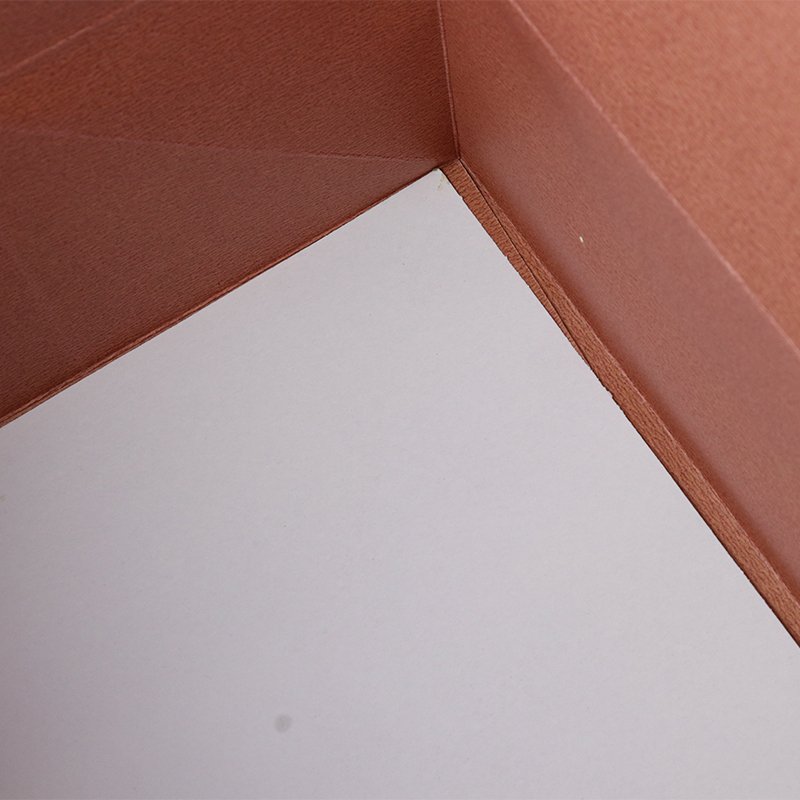 Customized Logo Print Luxury Kraft Paper Bag Cardboard Shopping Paper Bags Luxury Paper Shopping Bag