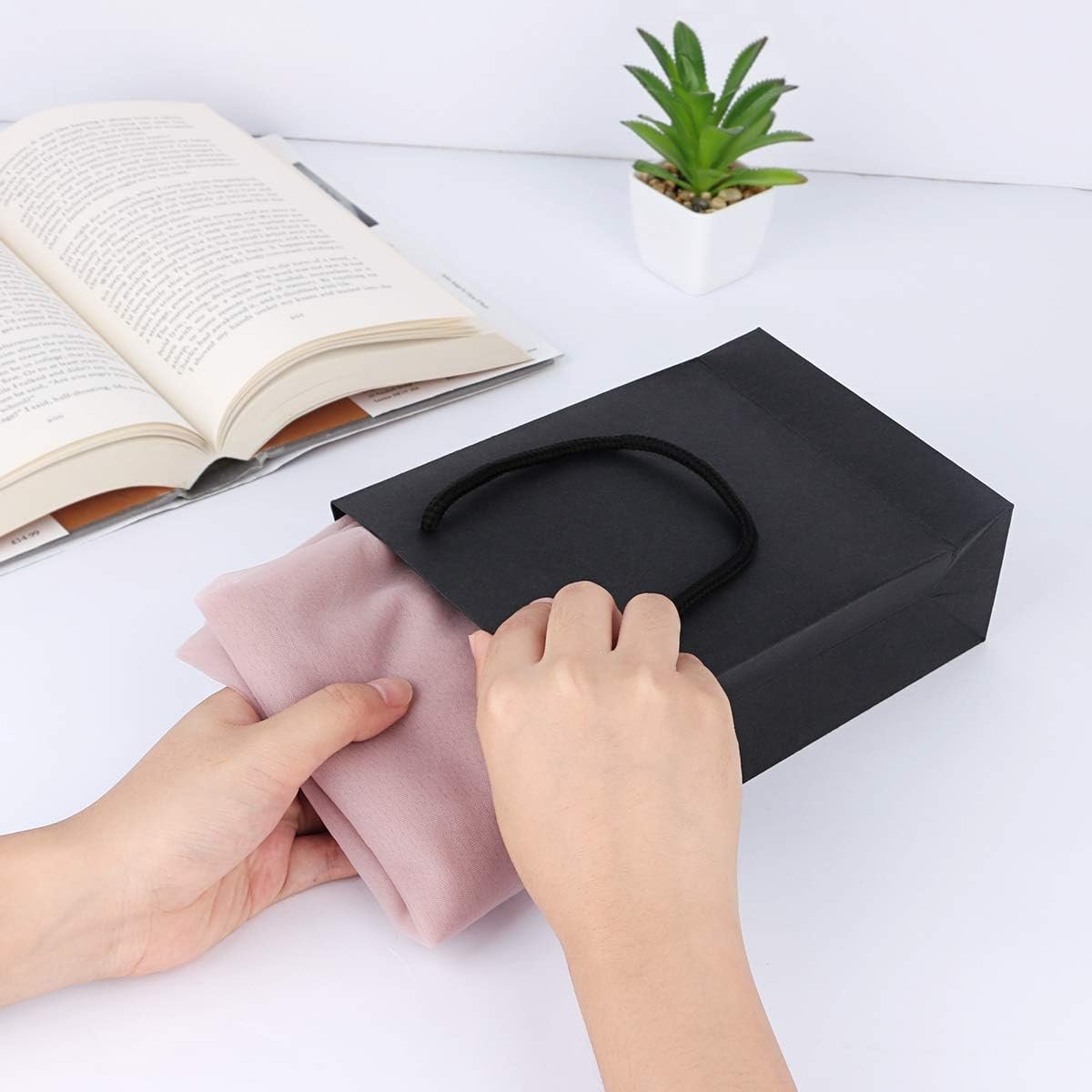 Newest ready to ship black gift bags cotton handle kraft shopping bag for clothes gift shoes packing