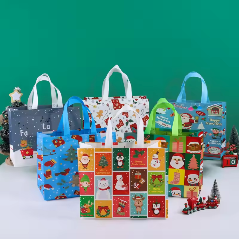 Wholesale Non Woven Christmas X'mas Tote Shopping Bag Laminated Santa Pattern Gift Packing Handbag with Letter Pattern Print