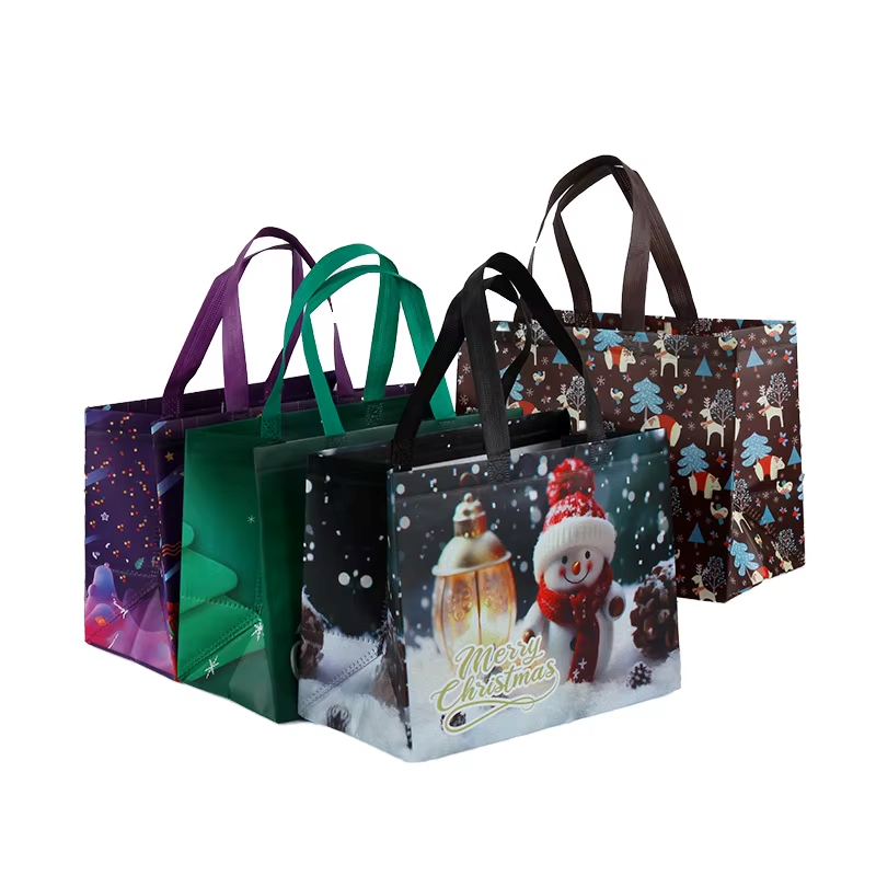 Wholesale Non Woven Christmas X'mas Tote Shopping Bag Laminated Santa Pattern Gift Packing Handbag with Letter Pattern Print