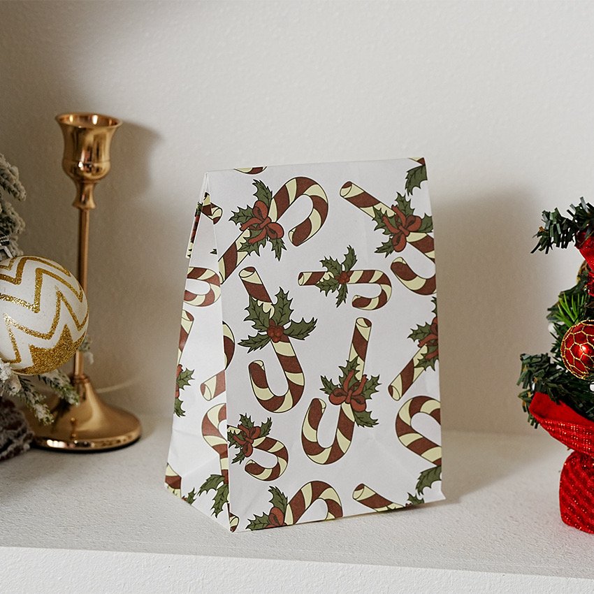 Wholesale Flat bottom Eco-friendly Custom Paper Shopping Christmas Paper Gift Kraft Bags