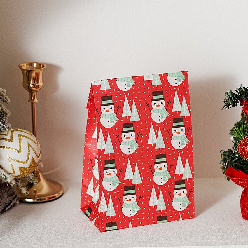 Wholesale Flat bottom Eco-friendly Custom Paper Shopping Christmas Paper Gift Kraft Bags