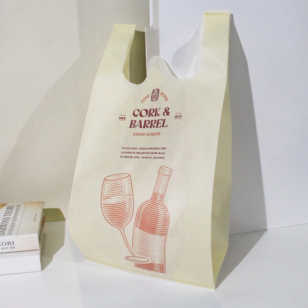 Promotional Eco-Friendly Reusable T-Shirt Bag Custom Logo Flat Size Die Cut Non-Woven Shopping Bag Foldable Style for Gifts