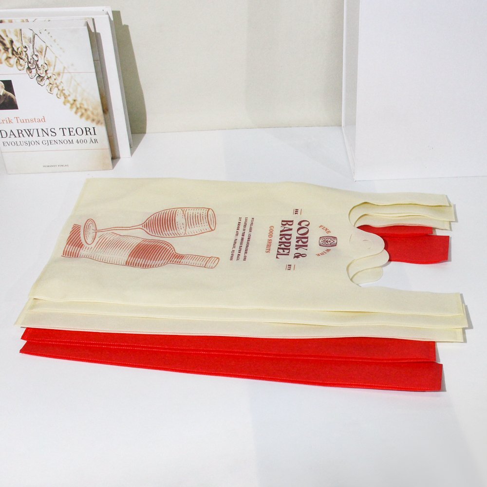 Promotional Eco-Friendly Reusable T-Shirt Bag Custom Logo Flat Size Die Cut Non-Woven Shopping Bag Foldable Style for Gifts