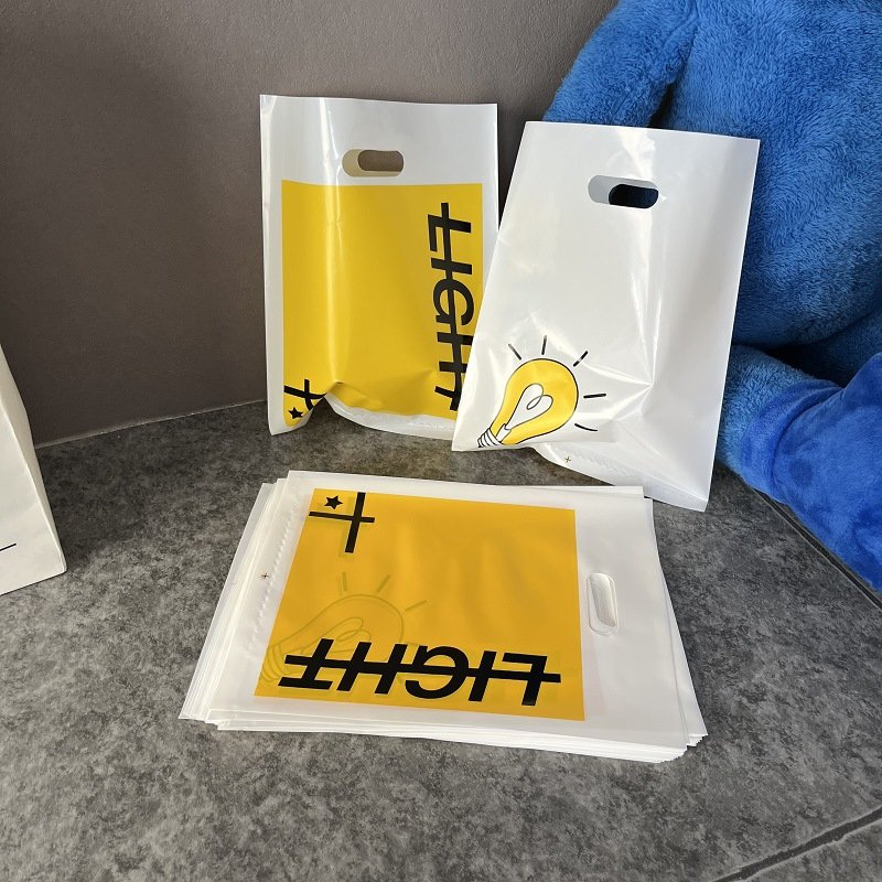 PE plastic handbag customized LOGO cosmetic bag shopping bag