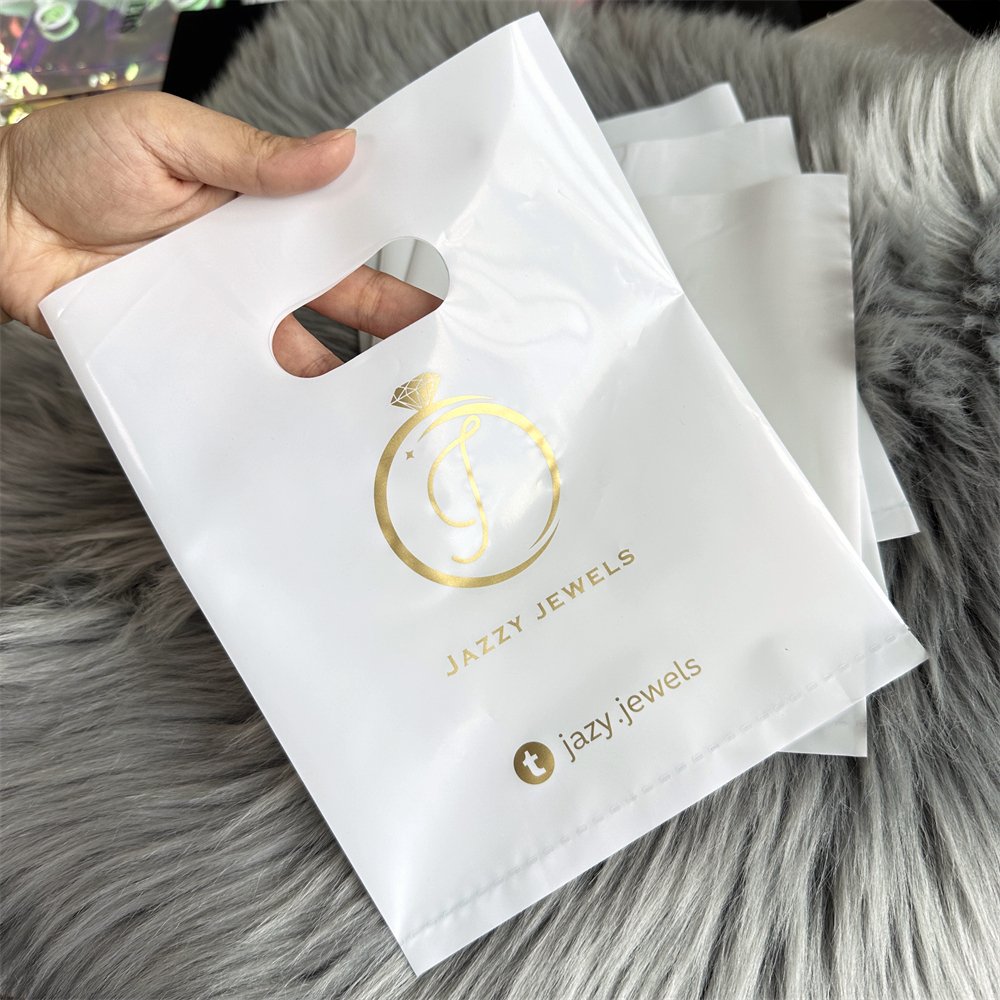 Custom Logo Printed Die Cut Cosmetic Shopping Bags Small Gift Retail Plastic Shopping Bag Fold Carry Shop Bag Packaging Clothing