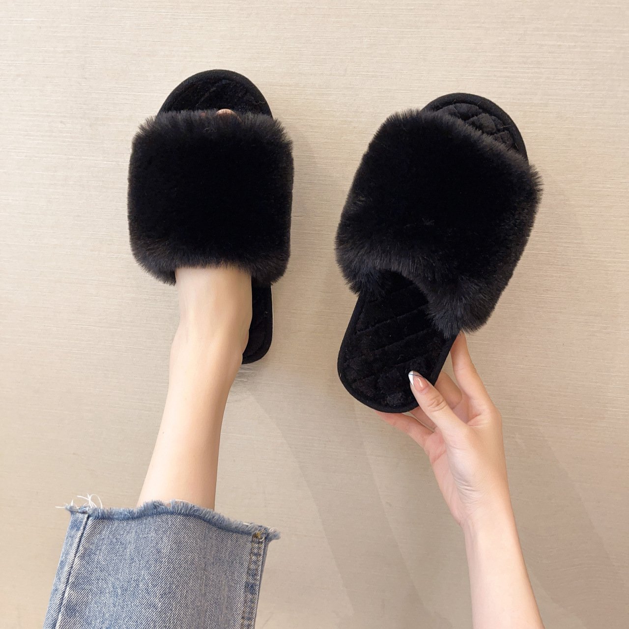 Women's Fuzzy Faux Fur Memory Foam Cozy Flat Spa Slide Slippers Comfy Open Toe Slip On House Shoes Sandals
