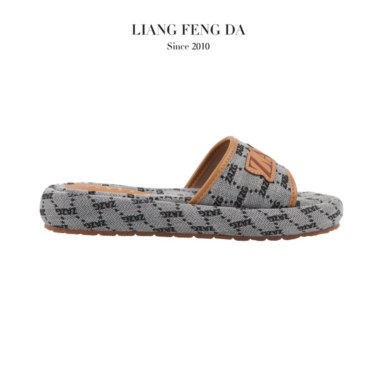 New Style Summer Custom Logo Slides Slippers For Ladies Fashion Trendy Summer Flat Sandals