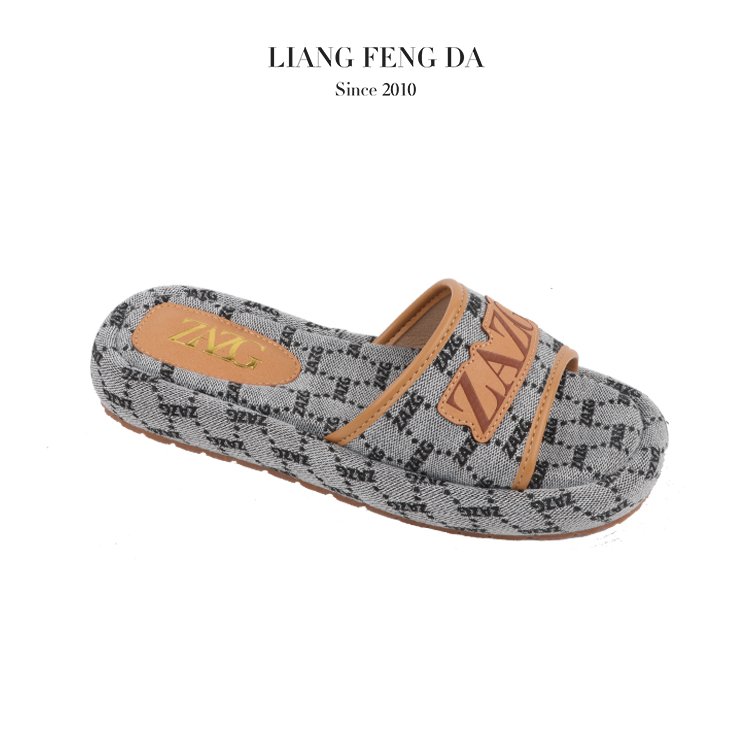 New Style Summer Custom Logo Slides Slippers For Ladies Fashion Trendy Summer Flat Sandals