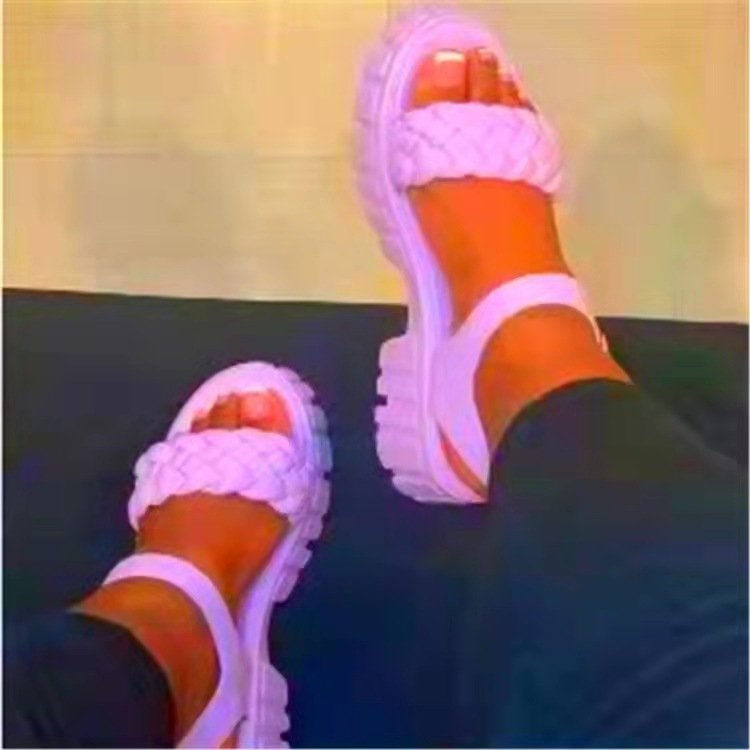 2022 summer new large size women's shoes American trend thick wedge heel buckle casual beach sandals Non Slip Open Toe Slides