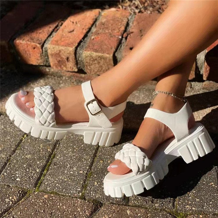 2022 summer new large size women's shoes American trend thick wedge heel buckle casual beach sandals Non Slip Open Toe Slides