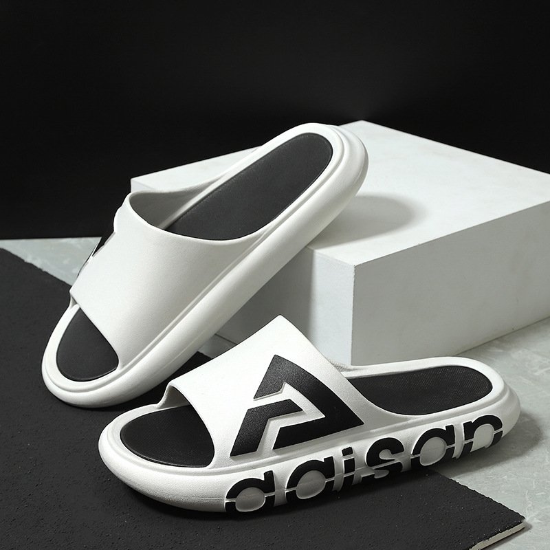 Men's Outdoor Slides Slippers Thick Sole Durable Versatile Trendy Lightweight Non-Slip Stylish Flip Flops
