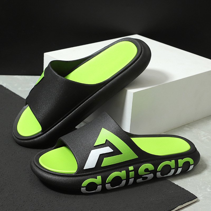 Men's Outdoor Slides Slippers Thick Sole Durable Versatile Trendy Lightweight Non-Slip Stylish Flip Flops
