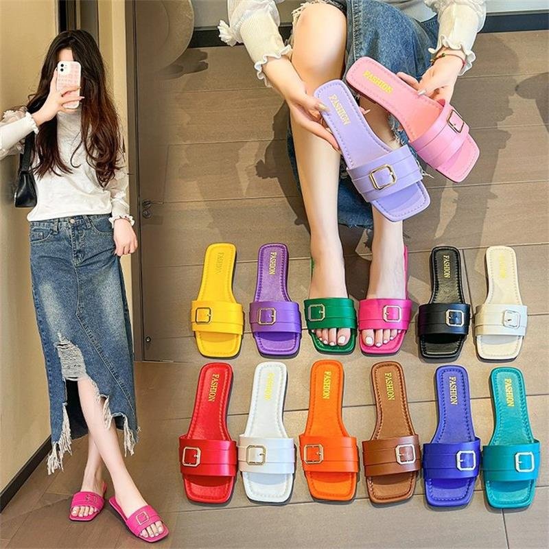 Women's Flat Designer Slippers Summer 2024 Fashion Beach Comfortable Sandals Slippers Wholesale Luxury Ladies Slides Slippers