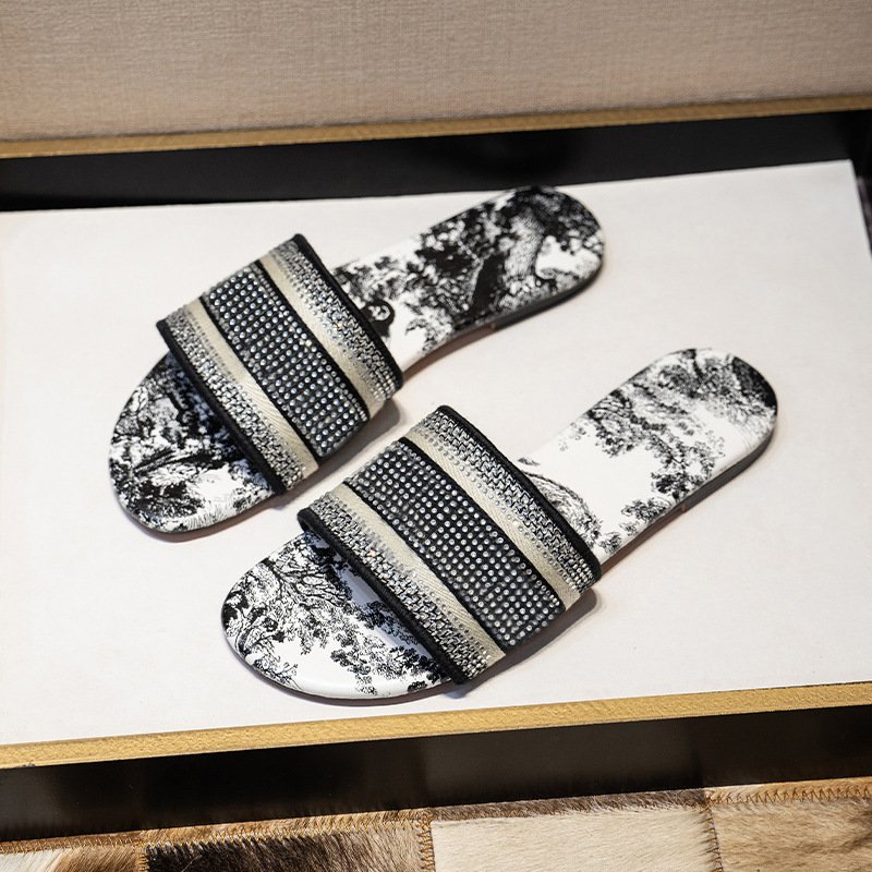 Designer Famous brand Luxury slippers Casual custom ladies slippers for women ladies sandals and slippers