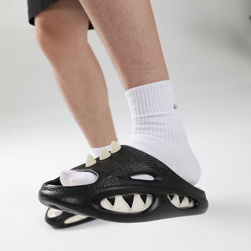 2024 New Arrival Wholesale Hot selling Men's Outdoor Summer Shark Beach Sandals Anti-Slip Thick Sole Man Slides Slipper