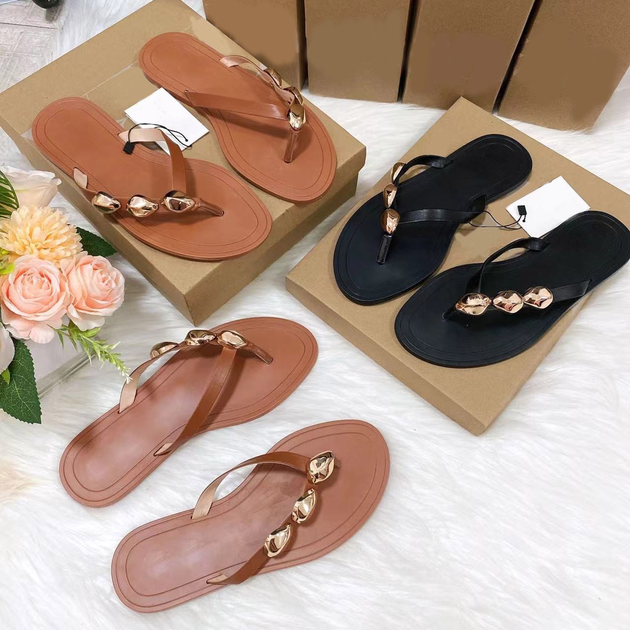 2024 new flip-flops female external wear non-slip hundred with seaside beach shoes clip feet soft bottom sandals slippers
