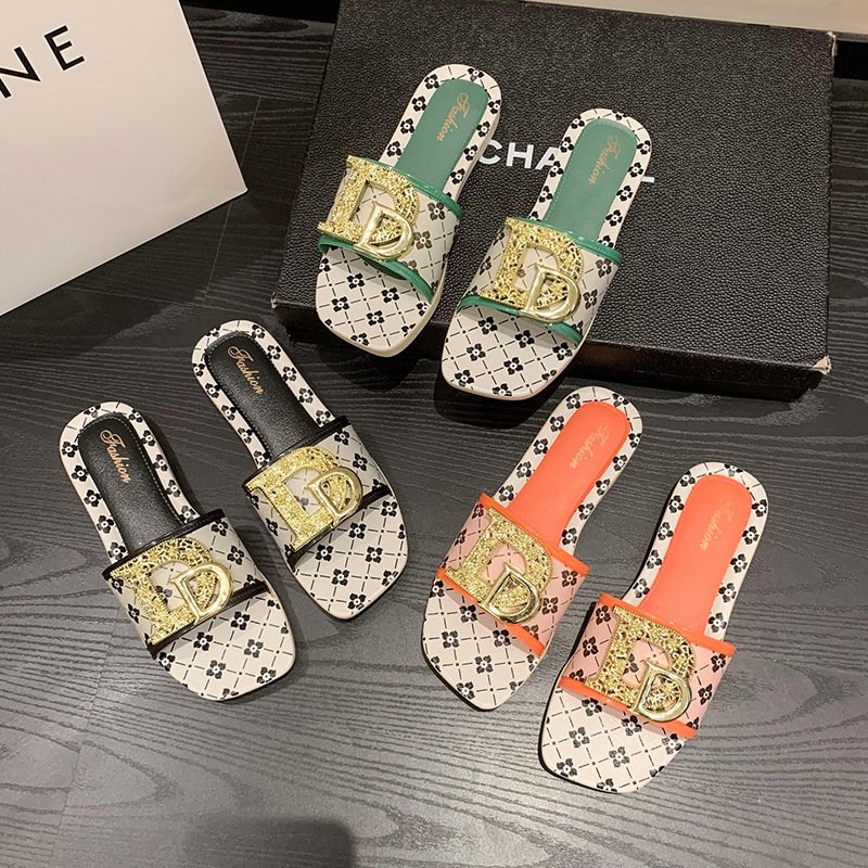 Wholesale Stylish Beach Metal Buckle Women Lady Shoes Slippers Flat Sandals For Women And Ladies