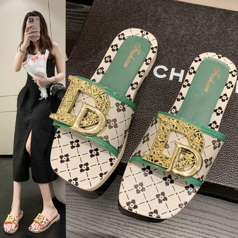 Wholesale Stylish Beach Metal Buckle Women Lady Shoes Slippers Flat Sandals For Women And Ladies
