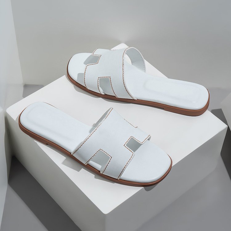 2023 Hot Sale Luxury Classic Flat Beach Slipper Summer Designer Fashion Leather Ladies Slides Size 36-42