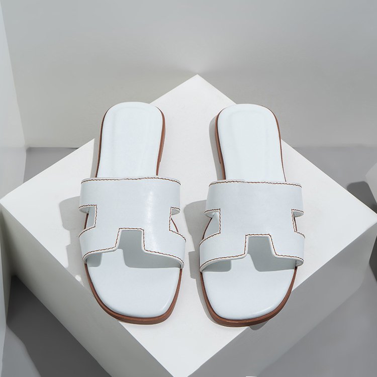 2023 Hot Sale Luxury Classic Flat Beach Slipper Summer Designer Fashion Leather Ladies Slides Size 36-42
