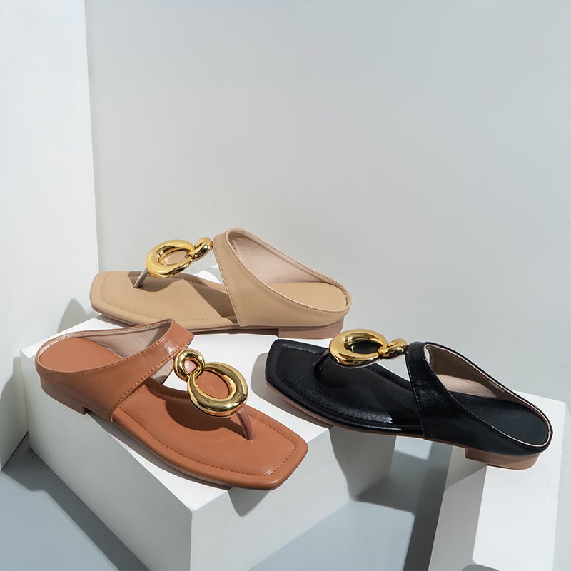 Best Price women beach slippers fashion Flat sandals high quality leather flip-flops women designer slippers