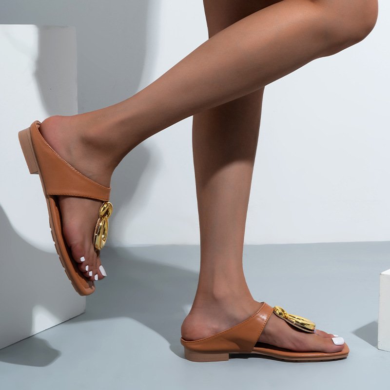 Best Price women beach slippers fashion Flat sandals high quality leather flip-flops women designer slippers