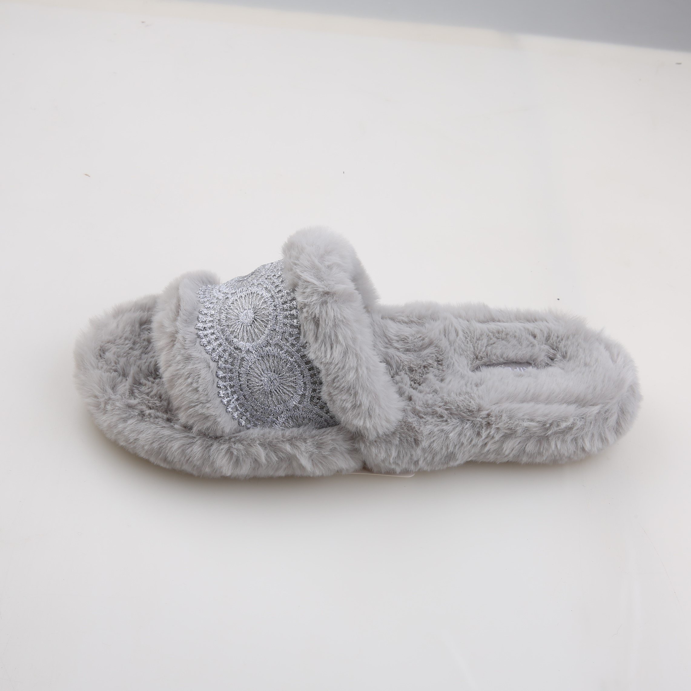 CORIFEI Luxury European Hot Sale fluffy luxury comfy slipper for woman