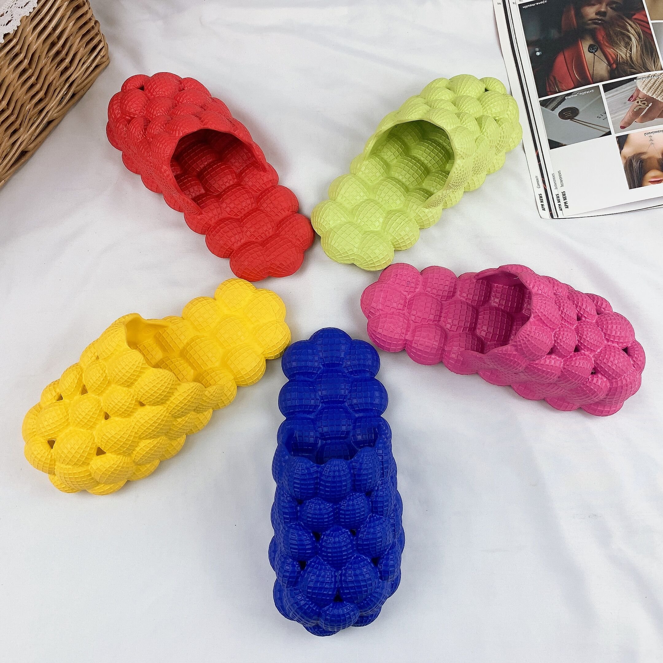 EVA Unisex Summer Bubble Slide Lady Shoes Massage Bottom Men Sandals Fashion Waterproof Flip Flop Pillow Slippers