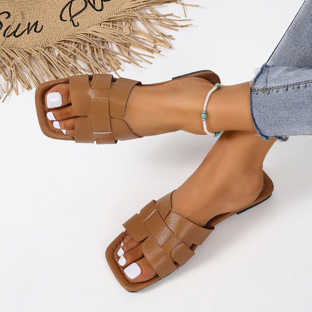 2024 Unique Non-Slip China Rubber Leisure Slides Slippers Flat Sandals Wholesale Slippers For Women And Ladies