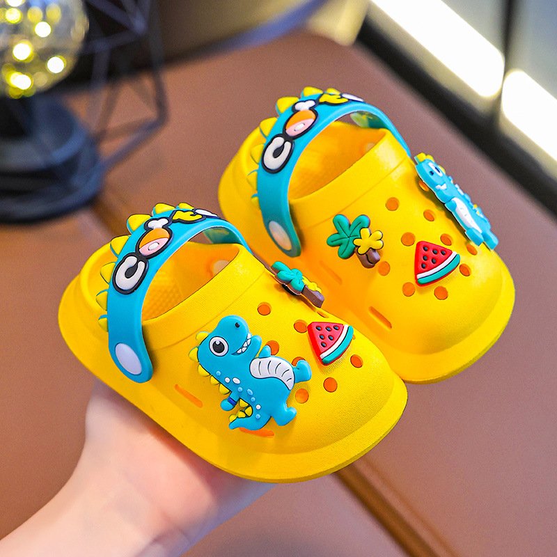 Factory direct sale new style funny kids shoes Kids PVC Beach Clogs Sandals Shoes Bathroom Home Slippers