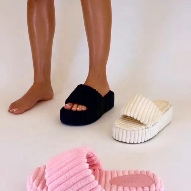 2024 Latest Furry Slippers Fashion Open Toe One-Touch Mules Outdoor Fashion Breathable Slippers Sandals For Women