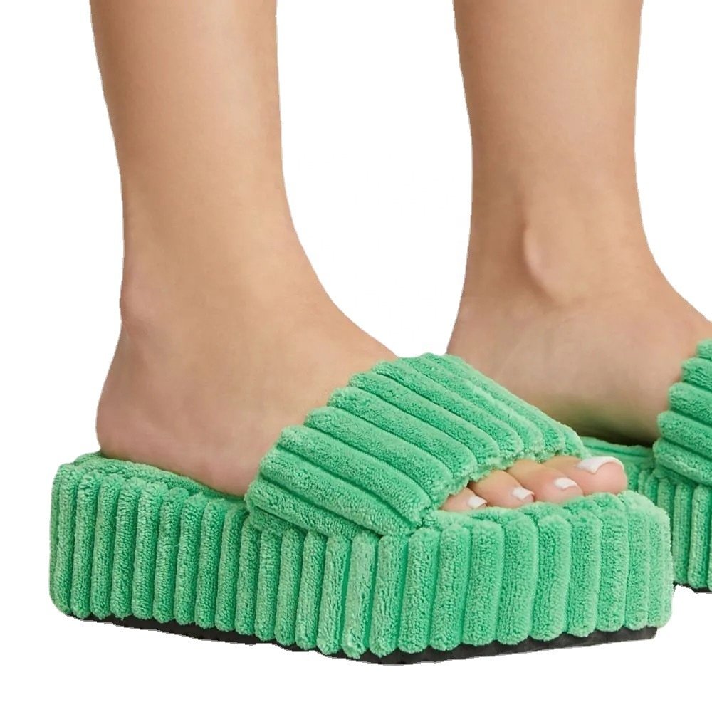 2024 Latest Furry Slippers Fashion Open Toe One-Touch Mules Outdoor Fashion Breathable Slippers Sandals For Women