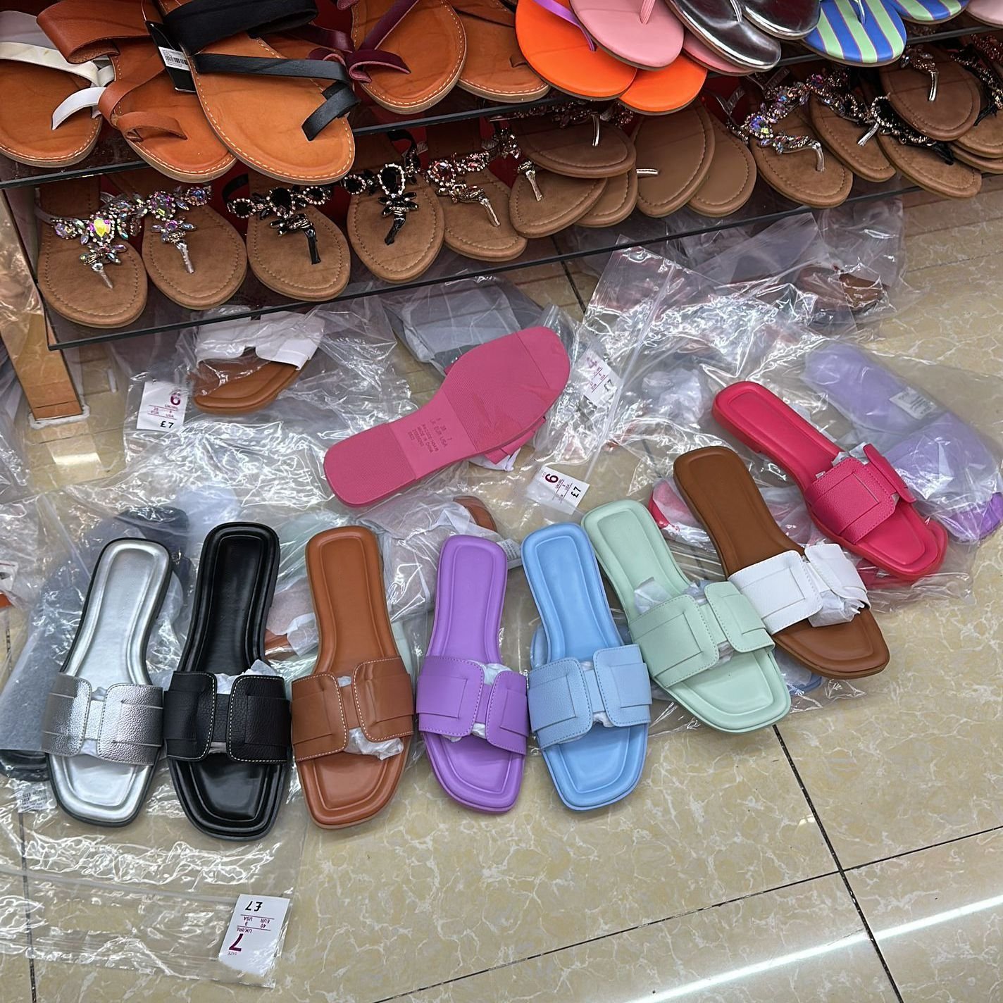 2024 Latest Design Fashion Trendy Round Toe Colorful Women's Summer Cheap Slippers Flat Sandals For Women And Ladies