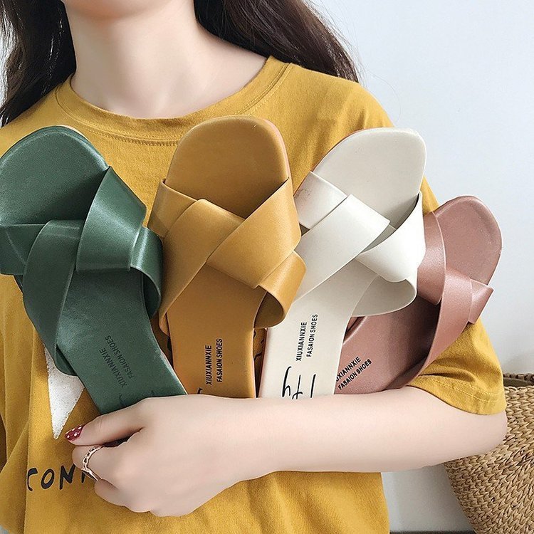 Cheap Wholesale Ladies Casual Summer Open Toe Slide Sandals Fashion Comfortable Slip on Cross Strap Flat Sandals for Women