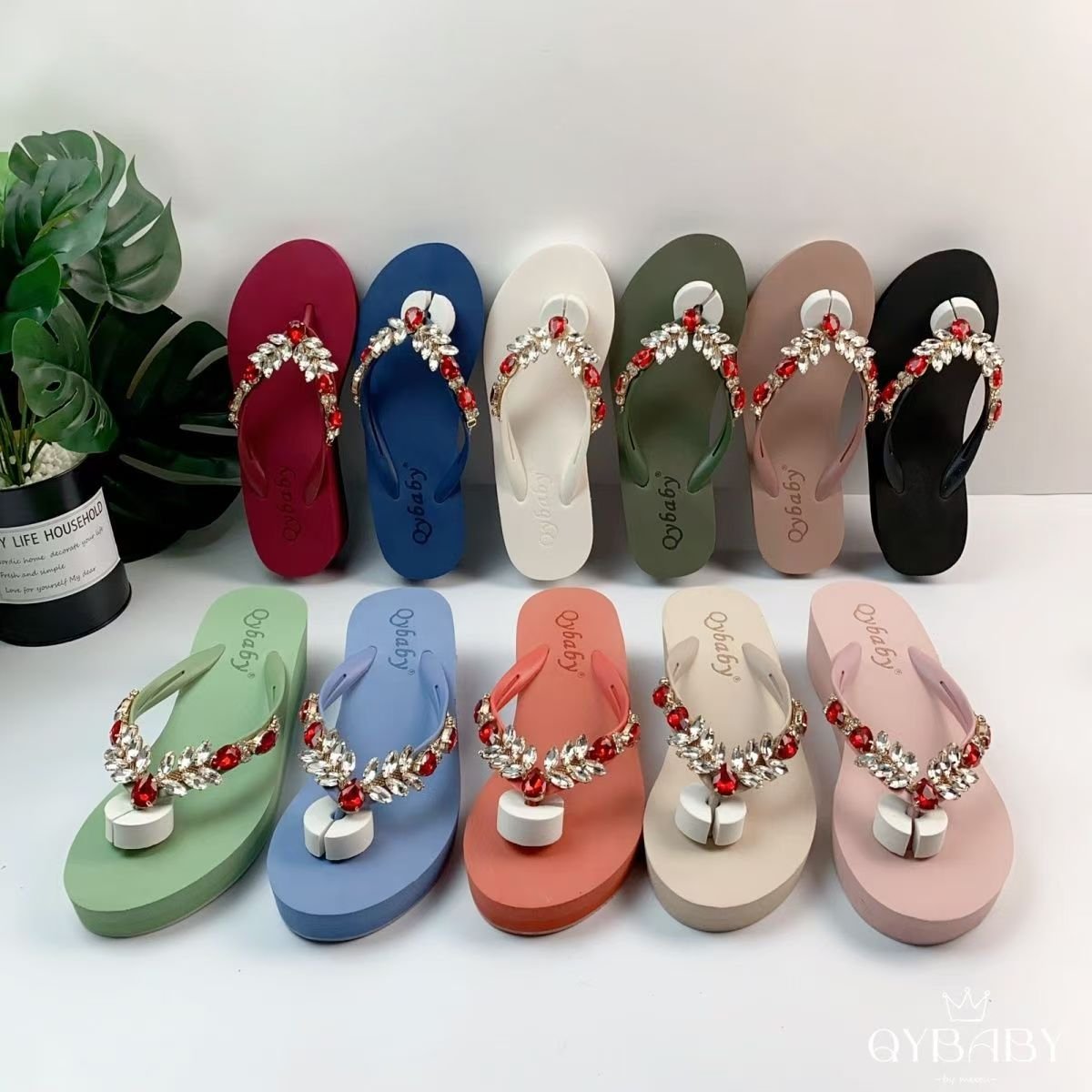 Thick sole slippers ladies flat beach sandals shoes handmade sequins slides slippers chain rhinestone flip flops for women