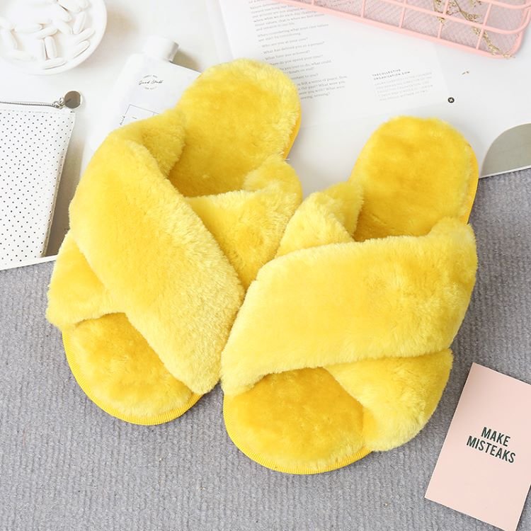 Girl sole sweet fashion customized cute indoor fur plush slippers women plush slides for home hotel