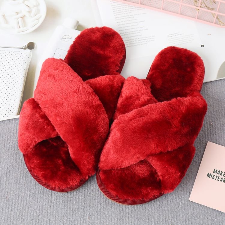 Girl sole sweet fashion customized cute indoor fur plush slippers women plush slides for home hotel