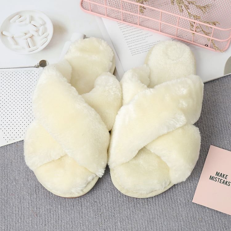 Girl sole sweet fashion customized cute indoor fur plush slippers women plush slides for home hotel