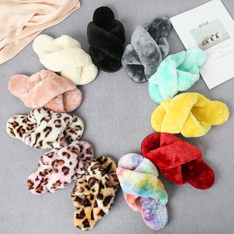 Girl sole sweet fashion customized cute indoor fur plush slippers women plush slides for home hotel