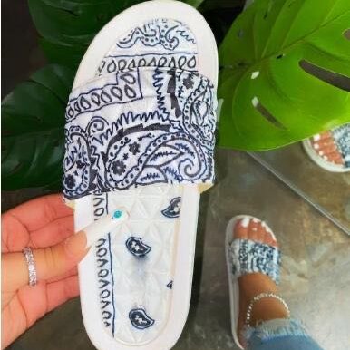 2021 Hot sale EVA ladies beach slippers red bandana slides flat women sandals satin bandana shoes