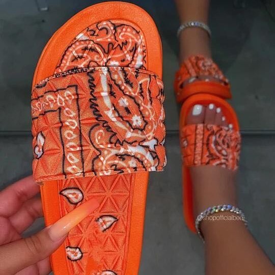 2021 Hot sale EVA ladies beach slippers red bandana slides flat women sandals satin bandana shoes
