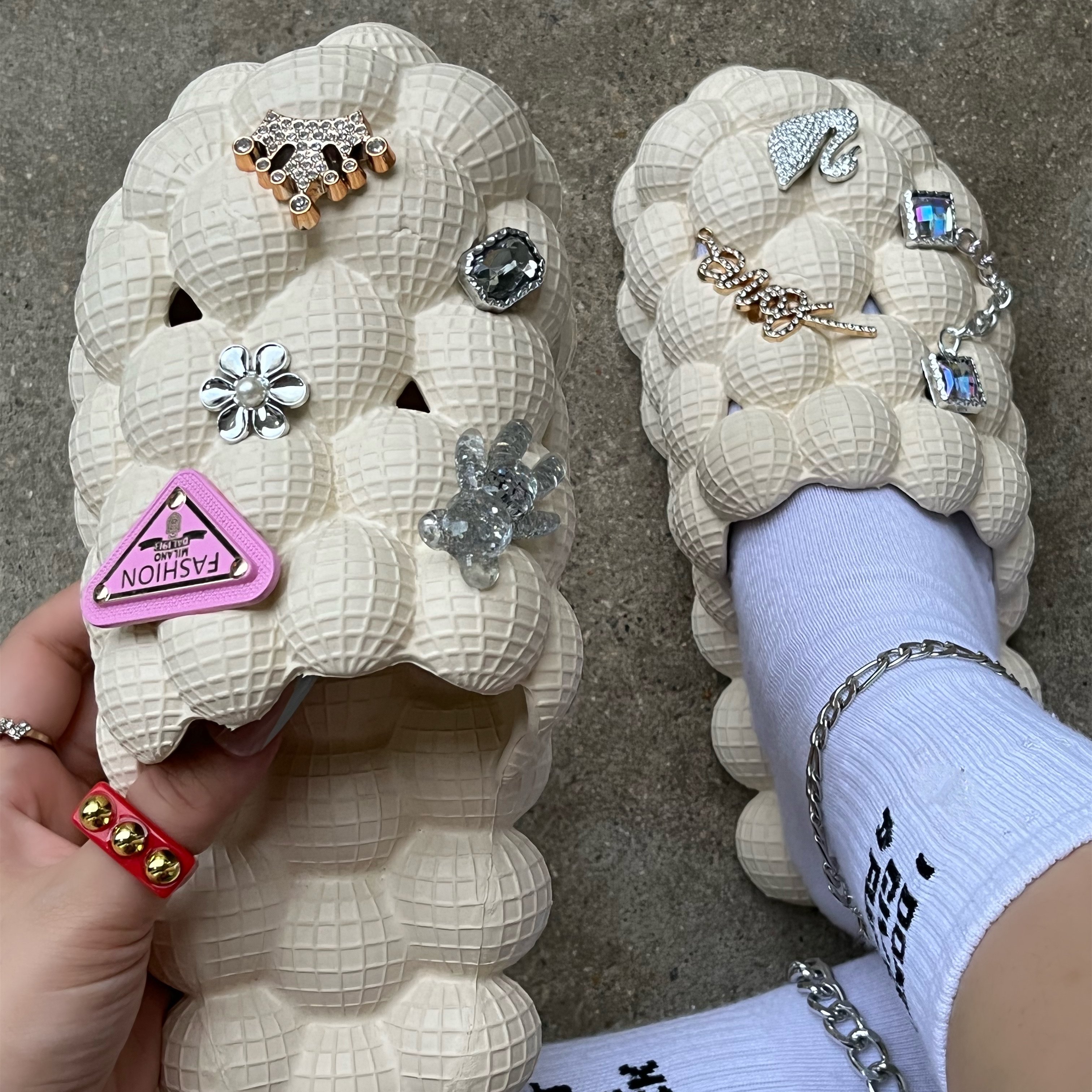 Wholesale Diamond Rhinestone EVA Massage Men Women Slippers Shoes Wrap Ball Bubble Slides Sandals With Charms