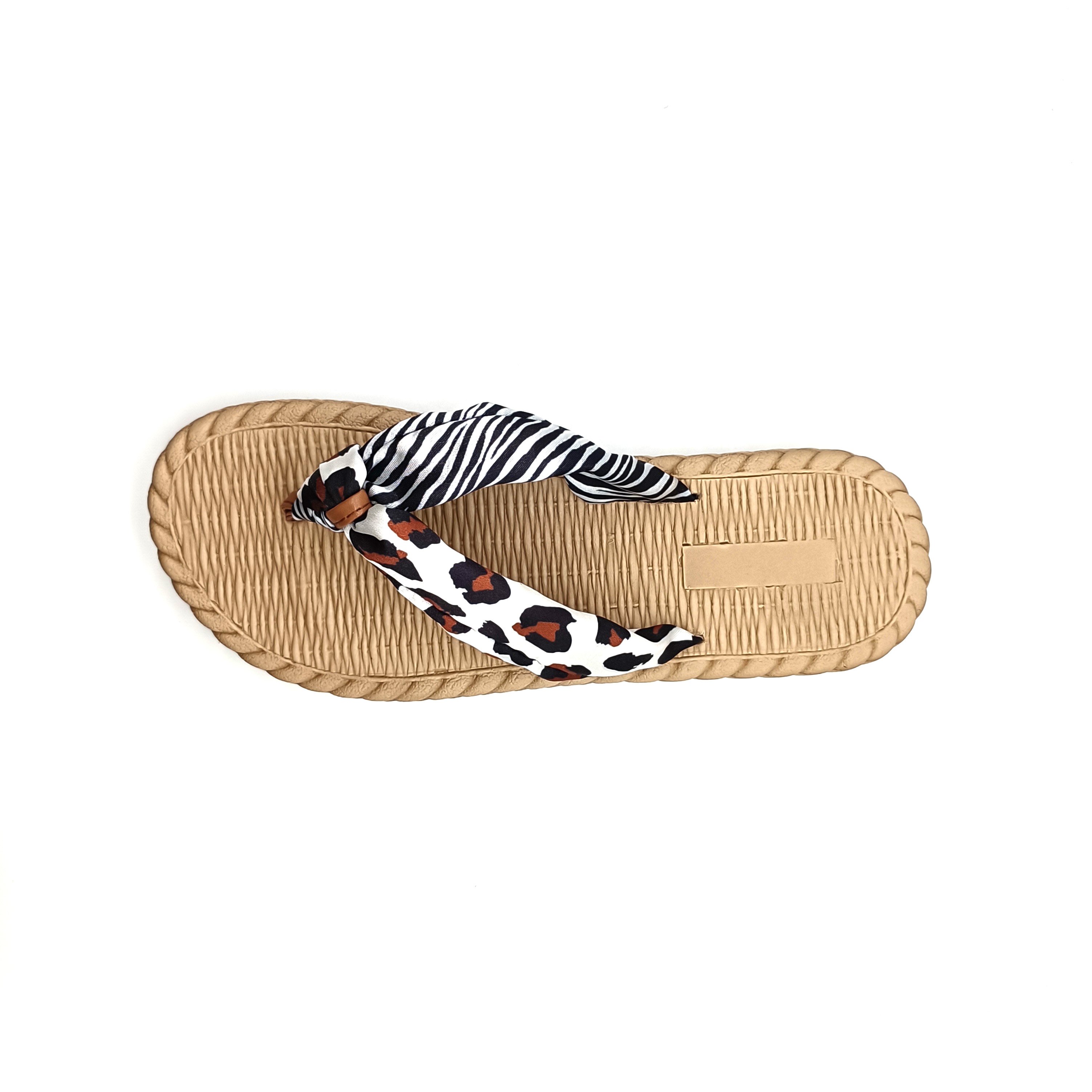 Indoor And Outdoor Flip Flops Slide Slippers For Unisex Women Flat Sandals