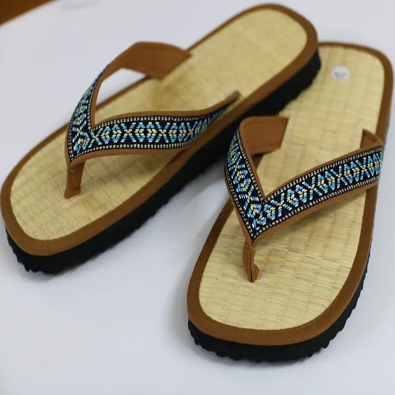 Natural Seagrass Cinnamon Vietnamese Slides Classic Design Home Flip Flops Slippers for Beach Use Rubber Insole Material