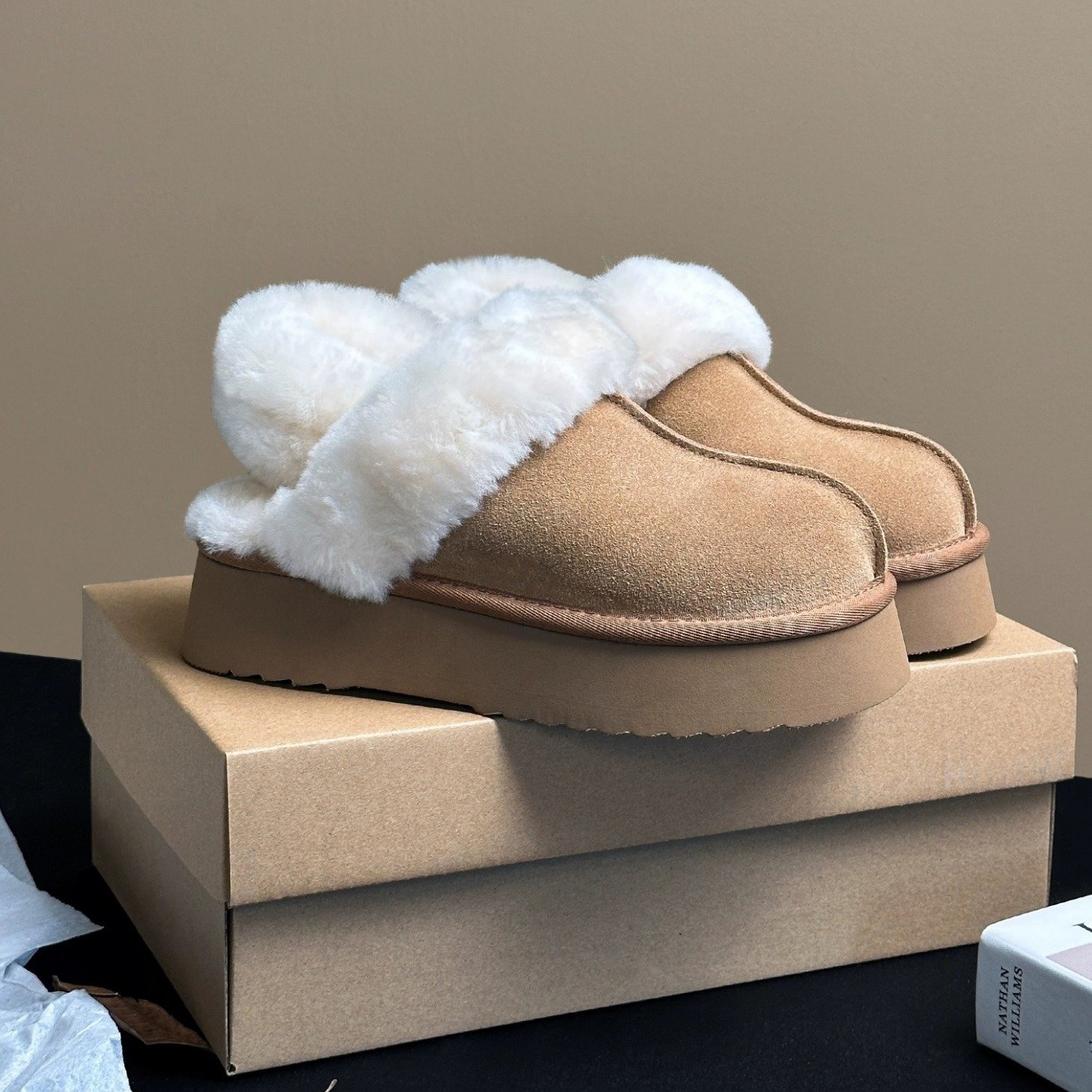 Wholesale Fuzzy Shoes Plush Fluffy Custom Winter Anti-slip Fashion Fur Ladies Home Slides Slippers Femme for women new styles